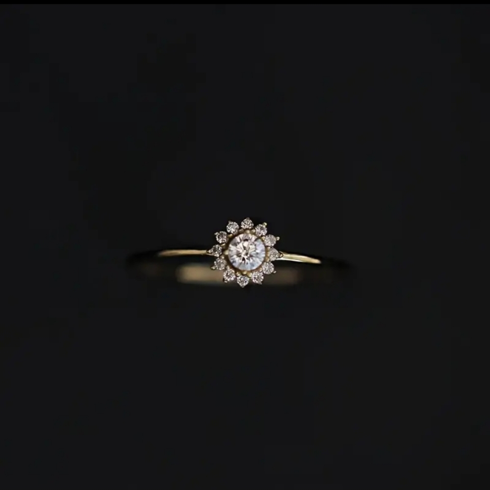 Luxurious and Delicate Flower 925 Sterling Silver Ring for Her. - Picture 2 of 8
